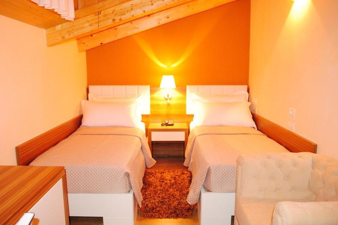 Hotel Vila 60 Тирана Экстерьер фото