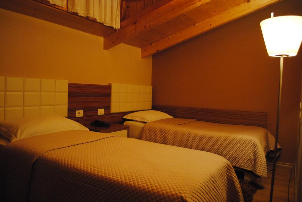 Hotel Vila 60 Тирана Экстерьер фото
