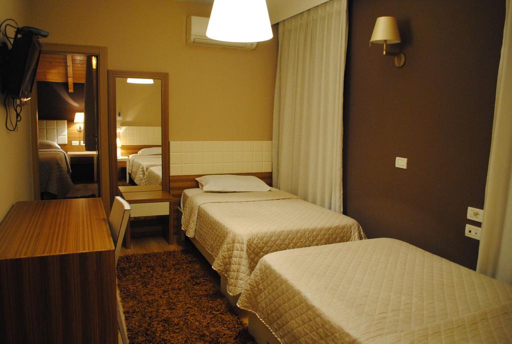 Hotel Vila 60 Тирана Экстерьер фото